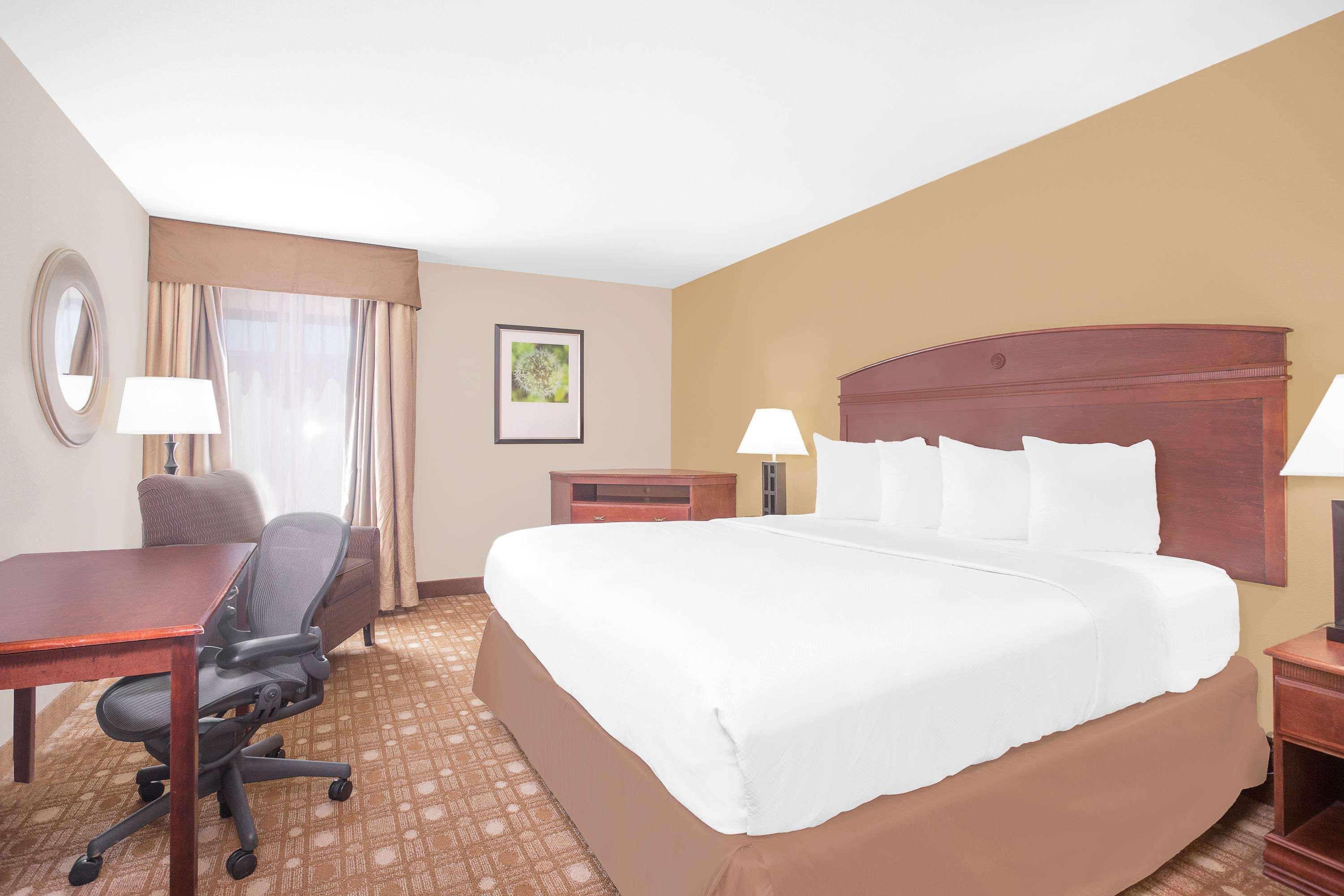 Hotel Baymont By Wyndham Augusta West Exterior foto